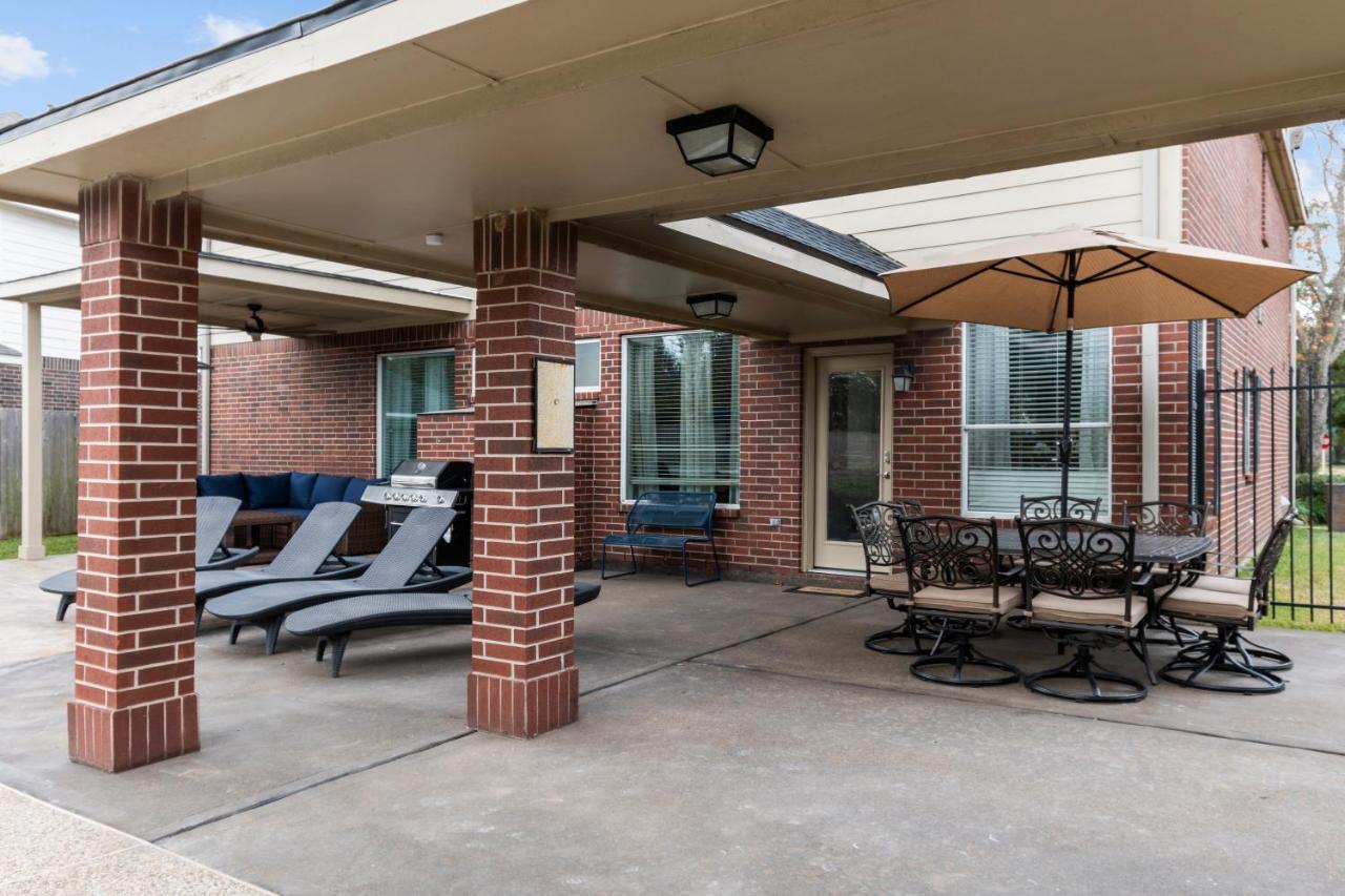 Boutique Bunkhouse Sleeps 20 Pool Hot Tub Outletmall Theatrerm Ev Friendly Cypress Exterior foto
