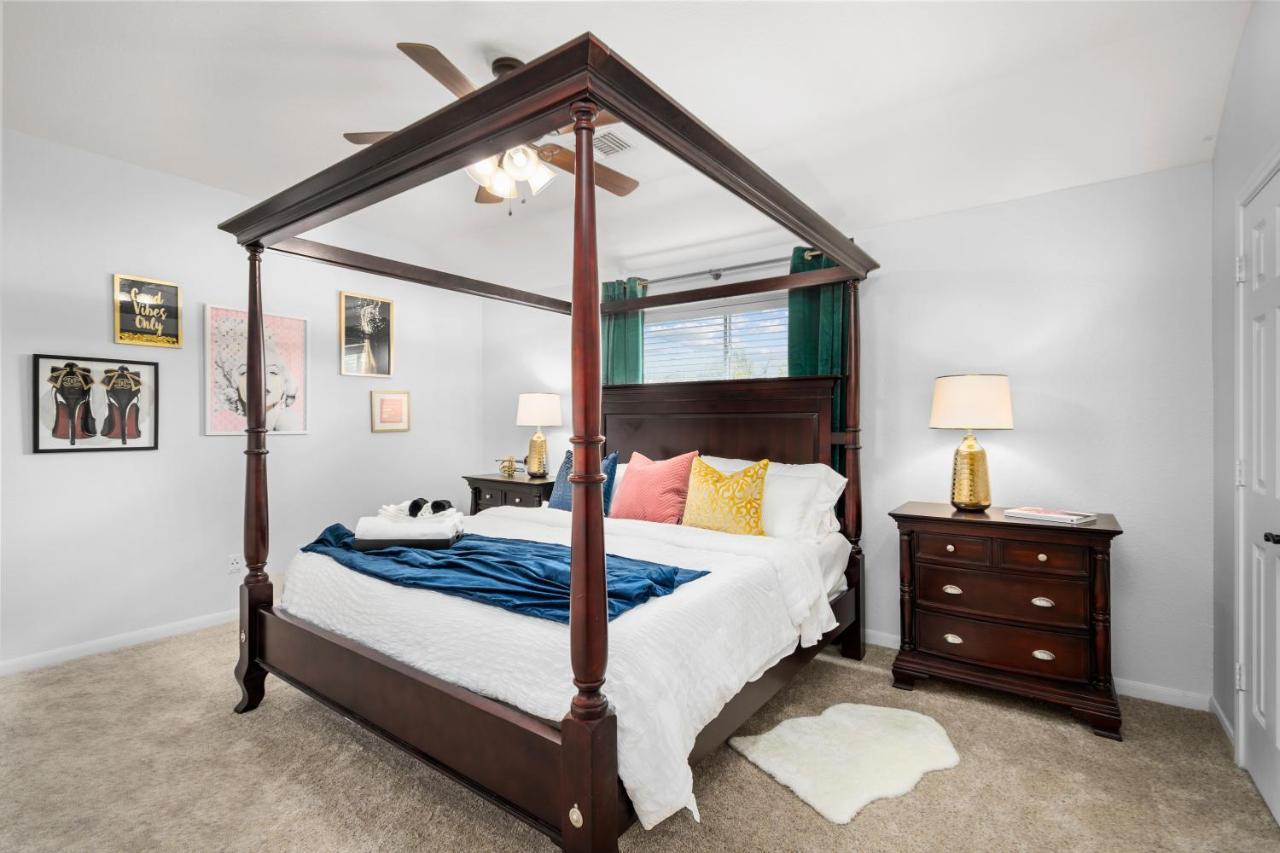 Boutique Bunkhouse Sleeps 20 Pool Hot Tub Outletmall Theatrerm Ev Friendly Cypress Exterior foto