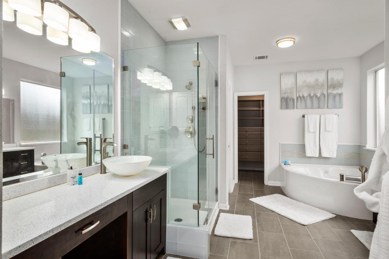 Boutique Bunkhouse Sleeps 20 Pool Hot Tub Outletmall Theatrerm Ev Friendly Cypress Exterior foto