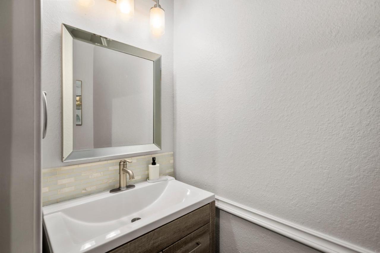 Boutique Bunkhouse Sleeps 20 Pool Hot Tub Outletmall Theatrerm Ev Friendly Cypress Exterior foto
