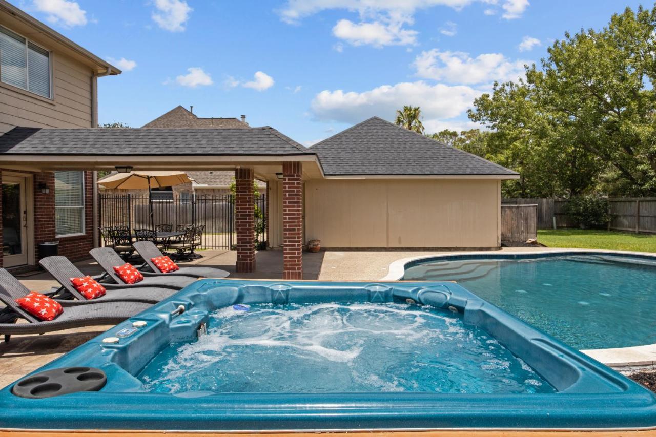 Boutique Bunkhouse Sleeps 20 Pool Hot Tub Outletmall Theatrerm Ev Friendly Cypress Exterior foto