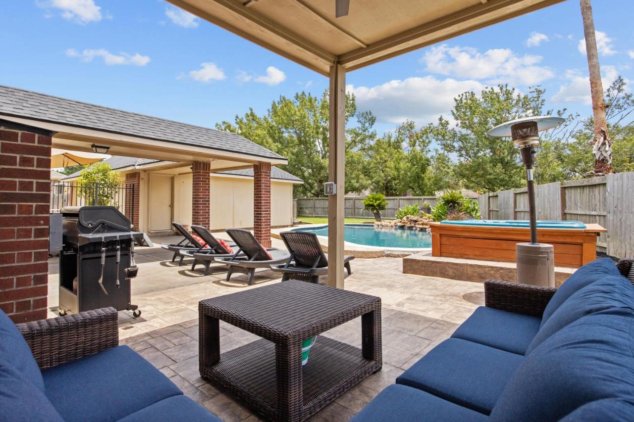 Boutique Bunkhouse Sleeps 20 Pool Hot Tub Outletmall Theatrerm Ev Friendly Cypress Exterior foto