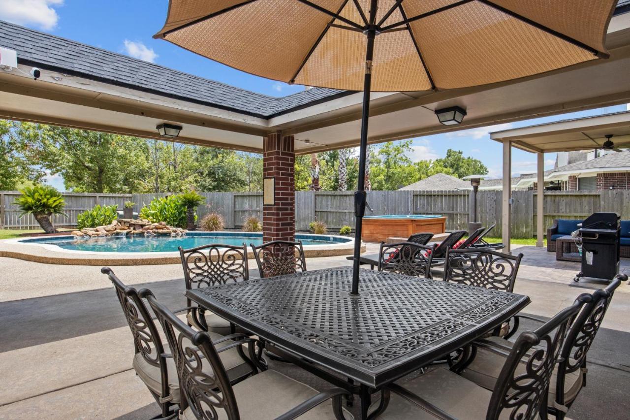 Boutique Bunkhouse Sleeps 20 Pool Hot Tub Outletmall Theatrerm Ev Friendly Cypress Exterior foto